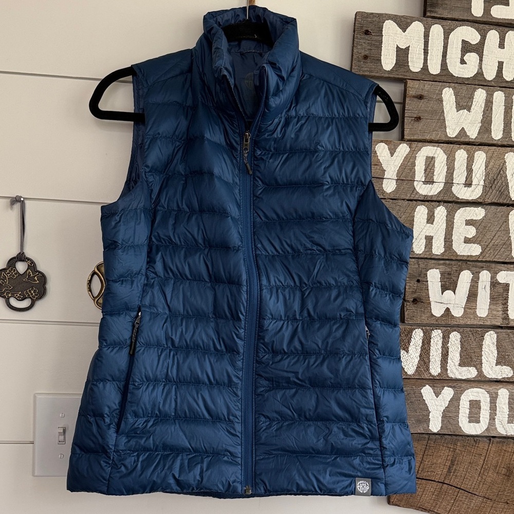 REI co-op size medium down vest